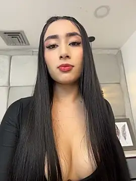 IvonneOwen online show from 06/18/26, 02:45