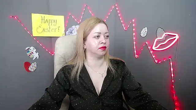 Snapshot of OliviaVerr chatting on 04/02/26, 12:36 OliviaVerr online show from 04/02/26, 12:36