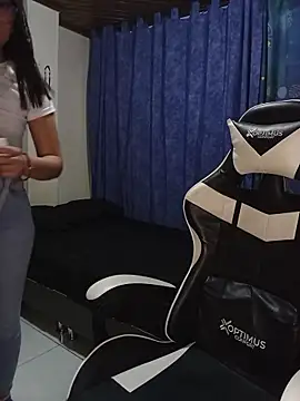 Snapshot of _Queen_love2 chatting on 01/18/26, 11:19 Queen love2 online show from 01/18/26, 11:19