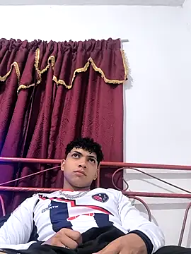 Snapshot of VersedChip chatting on 02/04/26, 12:27 VersedChip online show from 02/04/26, 12:27