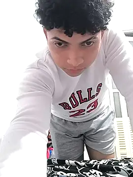 Snapshot of VersedChip chatting on 02/09/26, 02:26 VersedChip online show from 02/09/26, 02:26