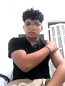 Snapshot of VersedChip chatting on 03/14/26, 06:52 VersedChip online show from 03/14/26, 06:52