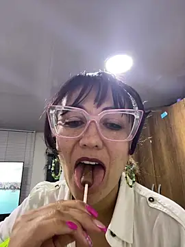 Snapshot of Alannasex88 chatting on 02/18/26, 12:39 Alannasex88 online show from 02/18/26, 12:39