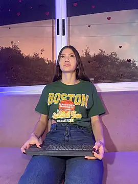 Snapshot of EmmaJhoons chatting on 02/21/26, 11:44 EmmaJhoons online show from 02/21/26, 11:44