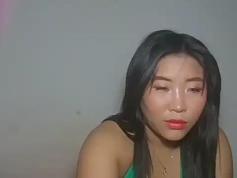 Snapshot of Zyeiii chatting on 04/04/26, 07:11 Zyeiii online show from 04/04/26, 07:11
