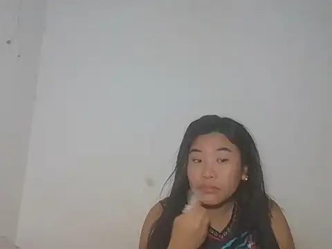 Snapshot of Zyeiii chatting on 05/10/26, 08:47 Zyeiii online show from 05/10/26, 08:47