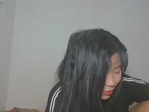 Snapshot of Zyeiii chatting on 05/23/26, 10:08 Zyeiii online show from 05/23/26, 10:08