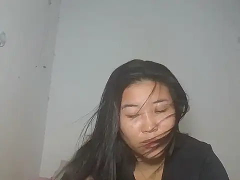 Snapshot of Zyeiii chatting on 06/25/26, 06:34 Zyeiii online show from 06/25/26, 06:34