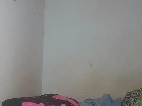 Snapshot of Zyeiii chatting on 07/13/26, 07:05 Zyeiii online show from 07/13/26, 07:05