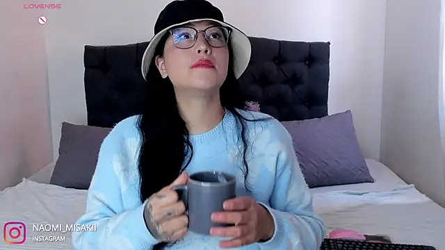 Snapshot of Mia_Charlotte2 chatting on 01/10/26, 04:42 Mia Charlotte2 online show from 01/10/26, 04:42