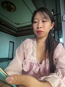 Snapshot of Mayly_lucky2 chatting on 05/19/26, 01:56 Mayly lucky2 online show from 05/19/26, 01:56