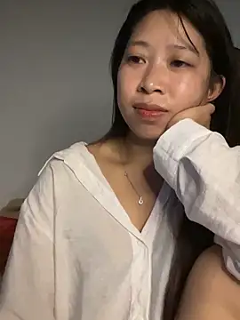 Snapshot of Mayly_lucky2 chatting on 06/19/26, 01:43 Mayly lucky2 online show from 06/19/26, 01:43