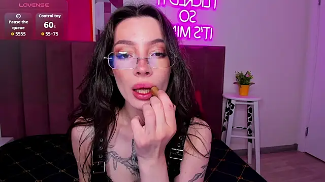 Snapshot of IvyDainty chatting on 06/21/26, 01:08 IvyDainty online show from 06/21/26, 01:08