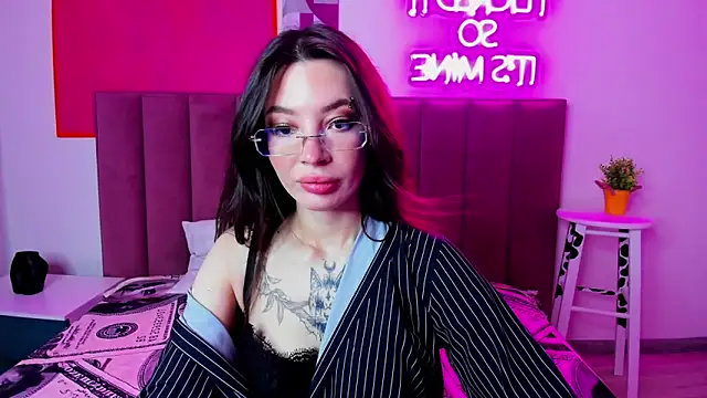 Snapshot of IvyDainty chatting on 06/27/26, 01:21 IvyDainty online show from 06/27/26, 01:21