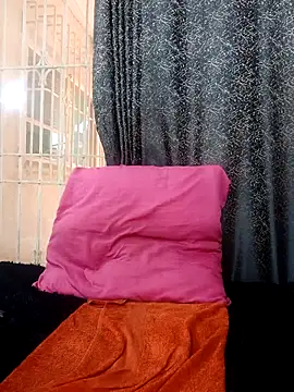 Snapshot of Amanda_April chatting on 04/15/26, 02:13 Amanda April online show from 04/15/26, 02:13