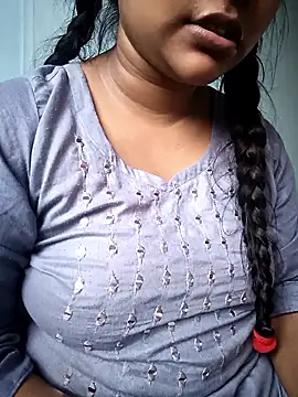 Snapshot of Desi_Nil_pori chatting on 01/16/26, 02:48 Desi Nil pori online show from 01/16/26, 02:48