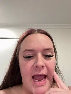 Snapshot of carinabro10 chatting on 05/16/26, 10:36 carinabro10 online show from 05/16/26, 10:36