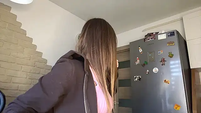 ElsieKuhlmann online show from 03/15/26, 05:35