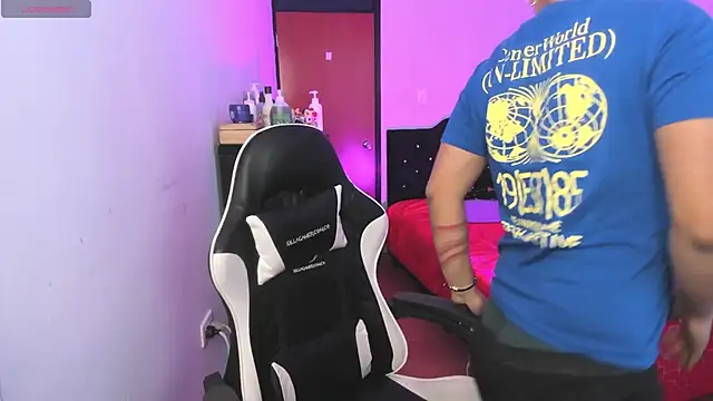 Theo Rowan online show from 01/08/26, 12:29