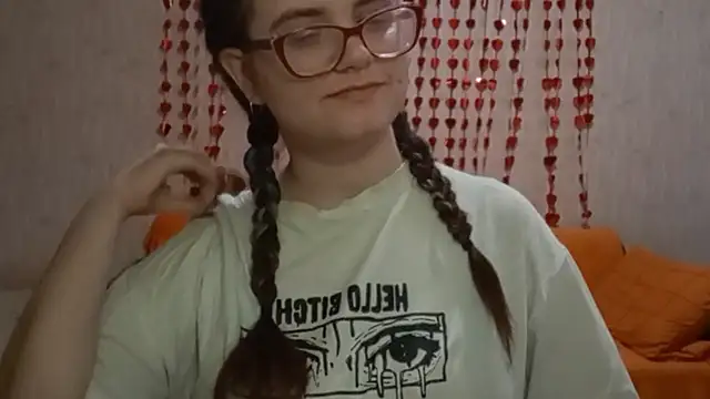 Snapshot of Miyabeee chatting on 03/17/26, 07:23 Miyabeee online show from 03/17/26, 07:23