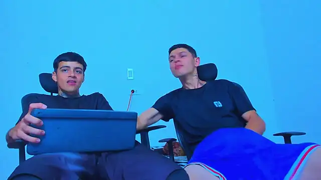 Thomas-Wil online show from 05/01/26, 08:02
