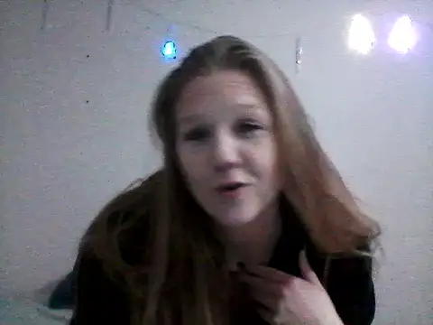 Snapshot of tinytiff33 chatting on 01/10/26, 01:29 tinytiff33 online show from 01/10/26, 01:29