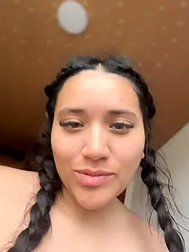 Snapshot of Veronica_Wins_ chatting on 07/01/26, 02:29 Veronica Wins online show from 07/01/26, 02:29