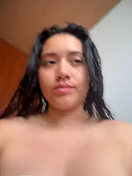 Snapshot of Veronica_Wins_ chatting on 07/08/26, 03:27 Veronica Wins online show from 07/08/26, 03:27