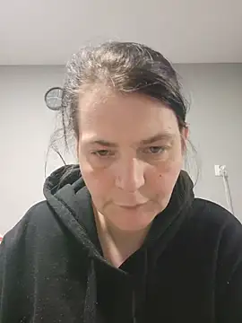 Snapshot of roksa2026 chatting on 06/09/26, 01:45 roksa2026 online show from 06/09/26, 01:45