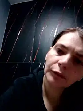 Snapshot of roksa2026 chatting on 06/11/26, 07:17 roksa2026 online show from 06/11/26, 07:17