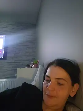 Snapshot of roksa2026 chatting on 06/14/26, 08:05 roksa2026 online show from 06/14/26, 08:05