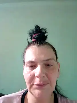 Snapshot of roksa2026 chatting on 08/06/26, 10:39 roksa2026 online show from 08/06/26, 10:39