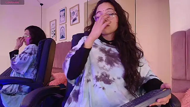 Snapshot of Hanabie_ chatting on 02/06/26, 03:33 Hanabie online show from 02/06/26, 03:33