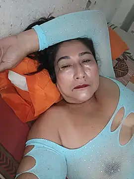 PatriciaGrajales online show from 04/30/26, 02:12