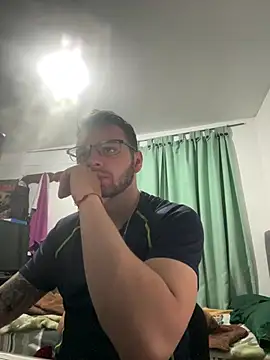 Snapshot of Baphomet212341 chatting on 02/17/26, 03:40 Baphomet212341 online show from 02/17/26, 03:40