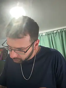 Snapshot of Baphomet212341 chatting on 02/21/26, 12:33 Baphomet212341 online show from 02/21/26, 12:33