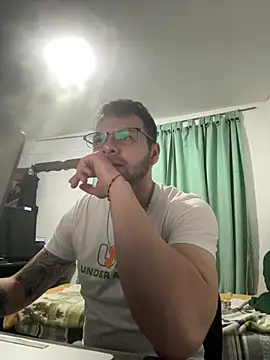 Snapshot of Baphomet212341 chatting on 02/26/26, 04:33 Baphomet212341 online show from 02/26/26, 04:33