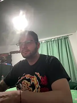 Snapshot of Baphomet212341 chatting on 03/18/26, 06:11 Baphomet212341 online show from 03/18/26, 06:11