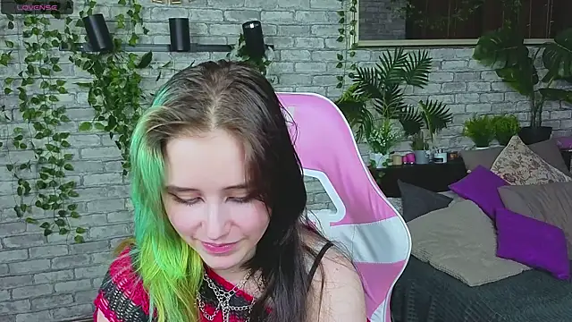 Snapshot of RubyMyst chatting on 03/06/26, 08:49 RubyMyst online show from 03/06/26, 08:49