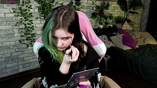 Snapshot of RubyMyst chatting on 03/07/26, 09:12 RubyMyst online show from 03/07/26, 09:12