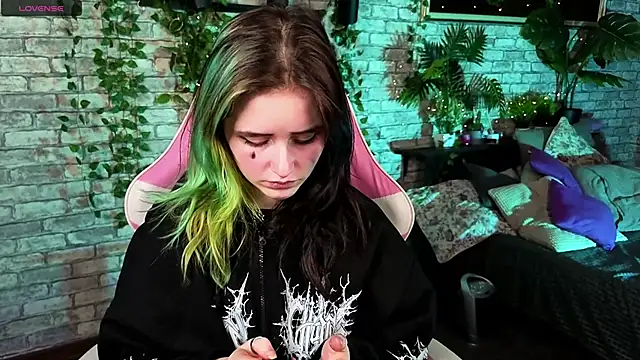 Snapshot of RubyMyst chatting on 03/08/26, 08:45 RubyMyst online show from 03/08/26, 08:45