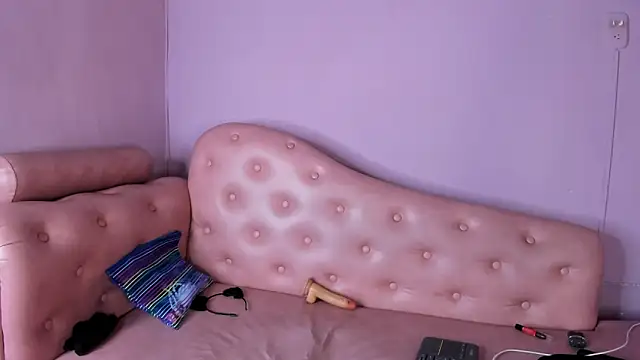 Snapshot of LeticiaHinkley chatting on 02/02/26, 07:34 LeticiaHinkley online show from 02/02/26, 07:34