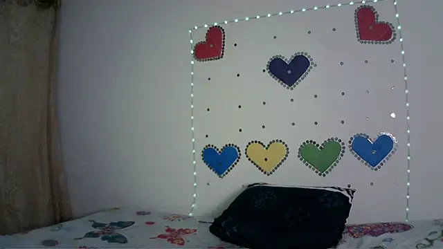 Snapshot of Mia_Suarez7 chatting on 04/08/26, 01:22 Mia Suarez7 online show from 04/08/26, 01:22
