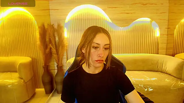 katalina r  online show from 06/20/26, 02:58