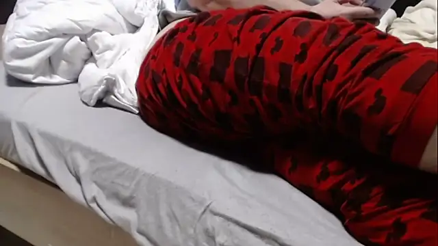 Snapshot of Santanna77 chatting on 02/24/25, 06:15 Santanna77 online show from 02/24/25, 06:15