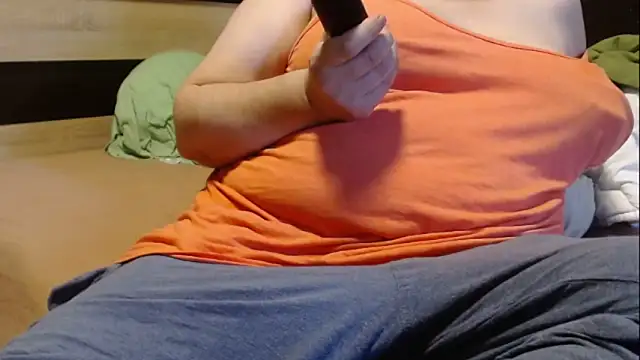 Snapshot of Santanna77 chatting on 03/08/25, 08:11 Santanna77 online show from 03/08/25, 08:11