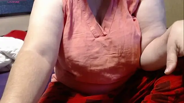 Snapshot of Santanna77 chatting on 10/05/25, 07:28 Santanna77 online show from 10/05/25, 07:28