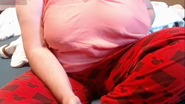 Snapshot of Santanna77 chatting on 10/16/25, 07:42 Santanna77 online show from 10/16/25, 07:42