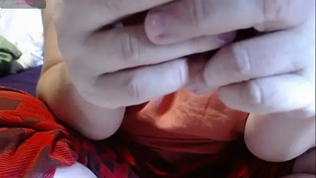 Snapshot of Santanna77 chatting on 10/29/25, 11:12 Santanna77 online show from 10/29/25, 11:12