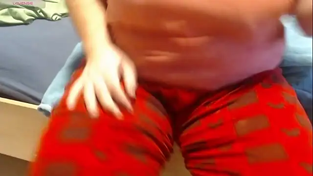 Snapshot of Santanna77 chatting on 10/31/25, 07:20 Santanna77 online show from 10/31/25, 07:20